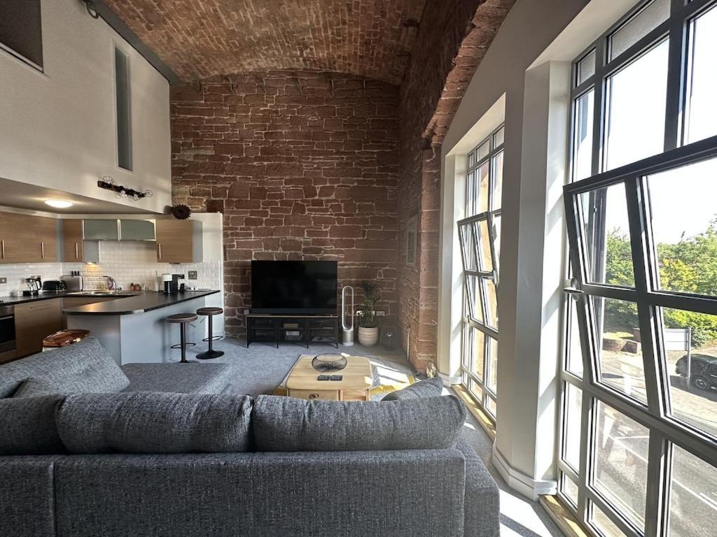 The Engine House At Dixons Chimney Near Carlisle Castle Unique Historic Apartment With 65 Inch Sky Glass And Private Parking ภายนอก รูปภาพ